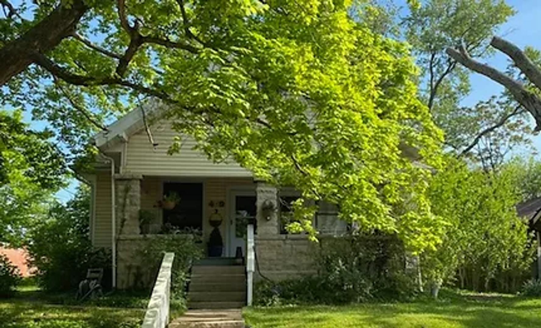 Bloomington House: 409 E University Street